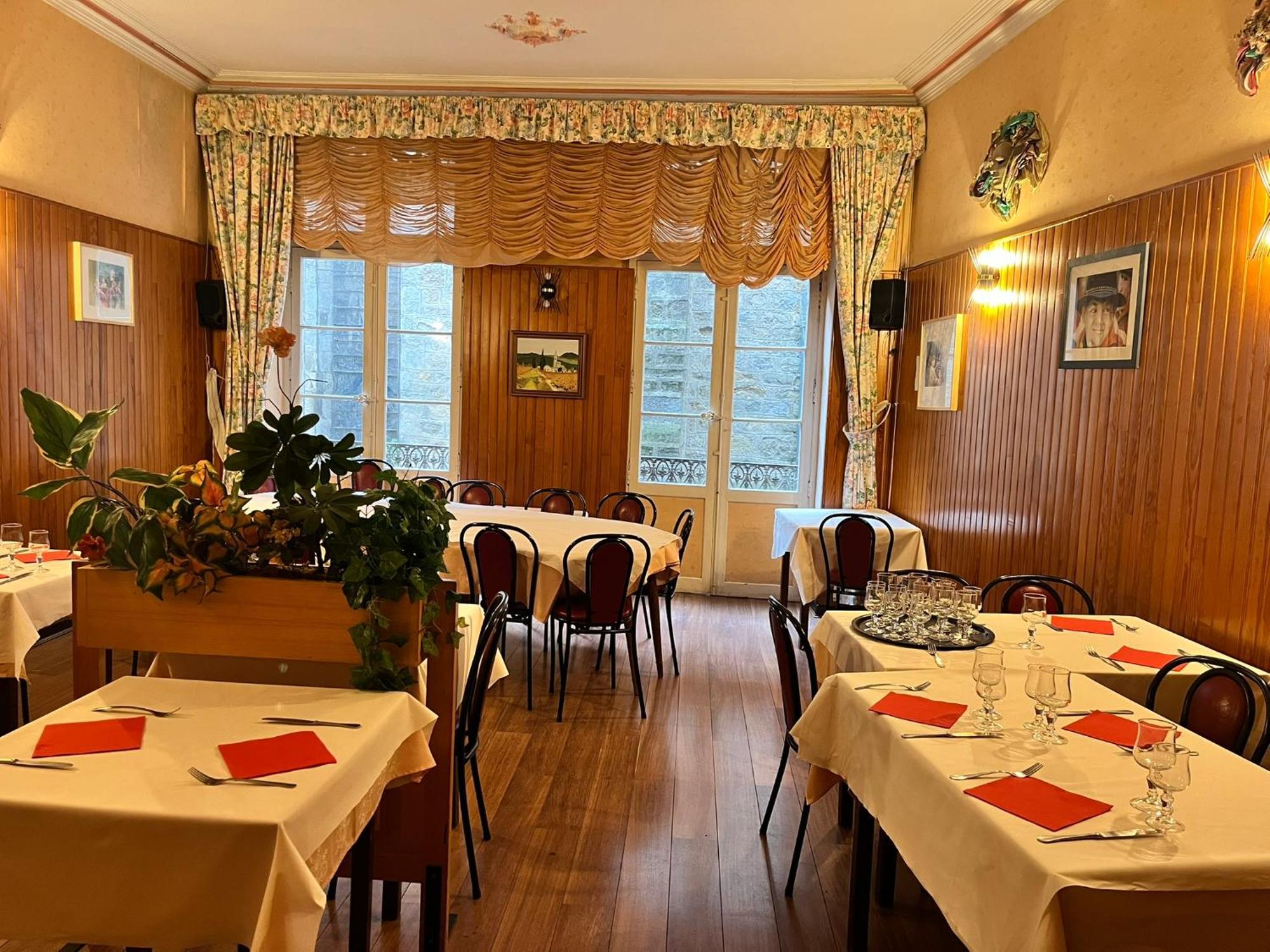 Hotel Restaurant Les Arcades Limoux Luaran gambar